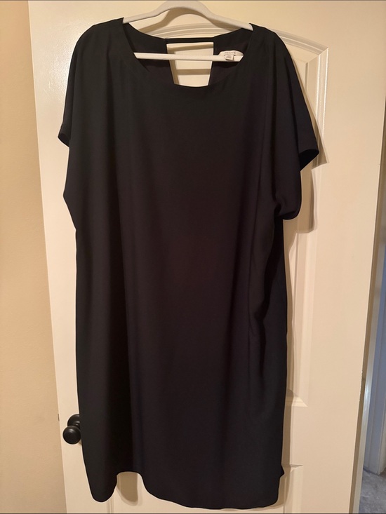 Sejour Dresses & Skirts - Sejour Black Midi Shift Dress with Back Neck Strap Detail